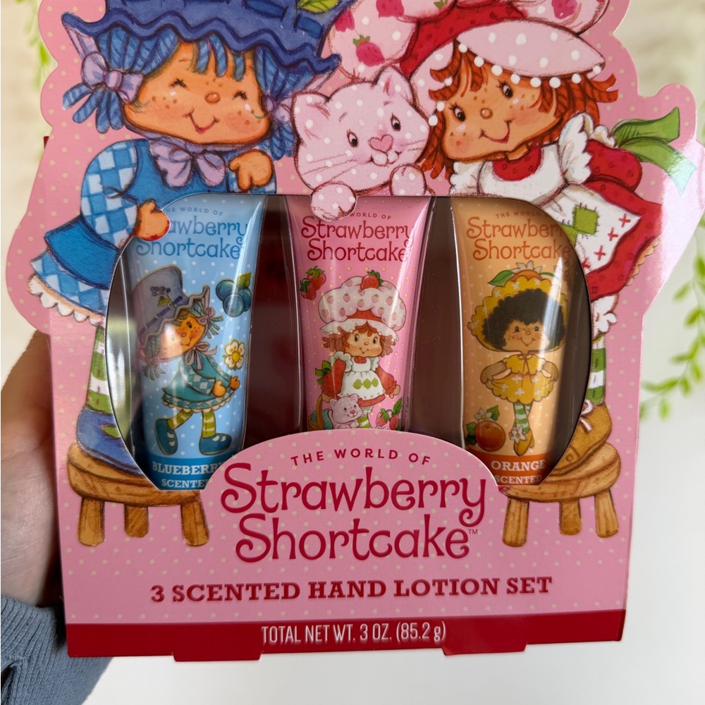 Set of 2 Strawberry Shortcake 3-Pack Scented Hand Lotions & Lip Oils - Picture 2 of 6